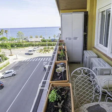 Homeholidayrentals Singular - Costa Barcelona Pineda de Mar