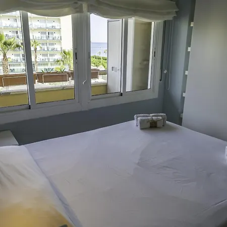 Apartment Homeholidayrentals Singular - Costa Barcelona *